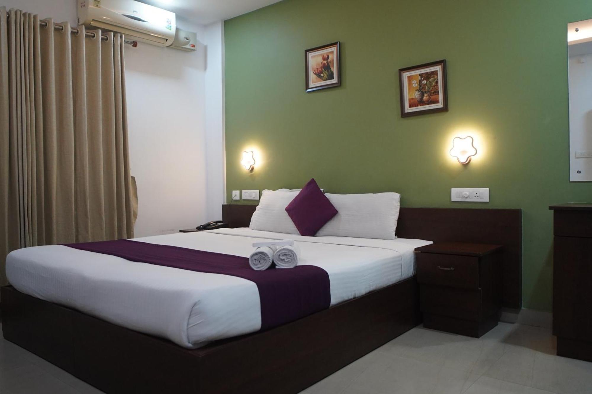 Hotel North Centre 3*
